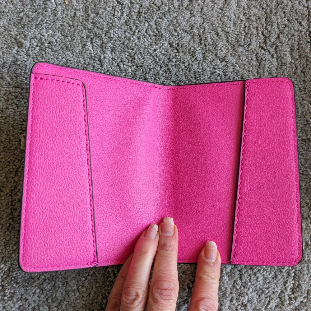 🏈 Collection Xiix NWT 3 PC travel set passport earbuds luggage tag pink ye… - Picture 4 of 16